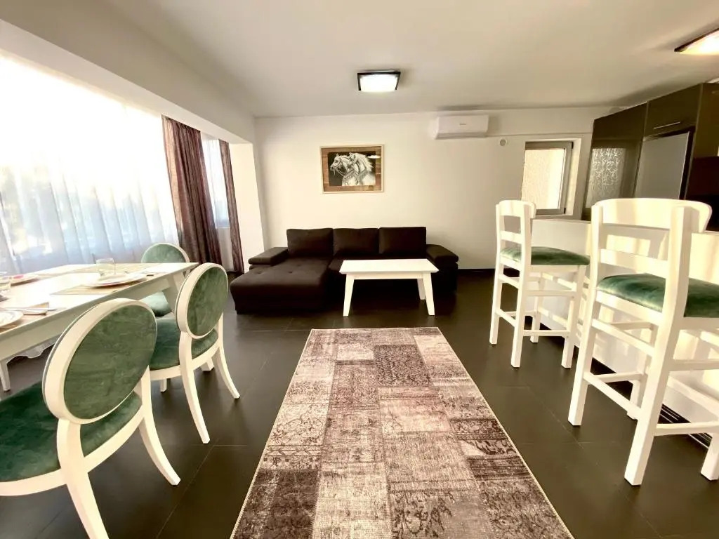 Cara Apartment - 5 min walk to the beach (Delfinariu - bd. Mamaia)