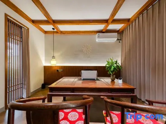 Floral Hotel·Guanlan Banshanju Hotel