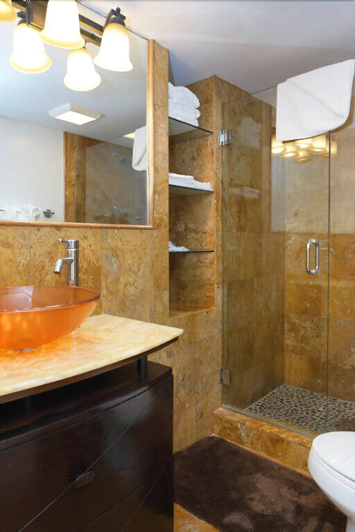 Alexander 1219 - 1 Br Apts