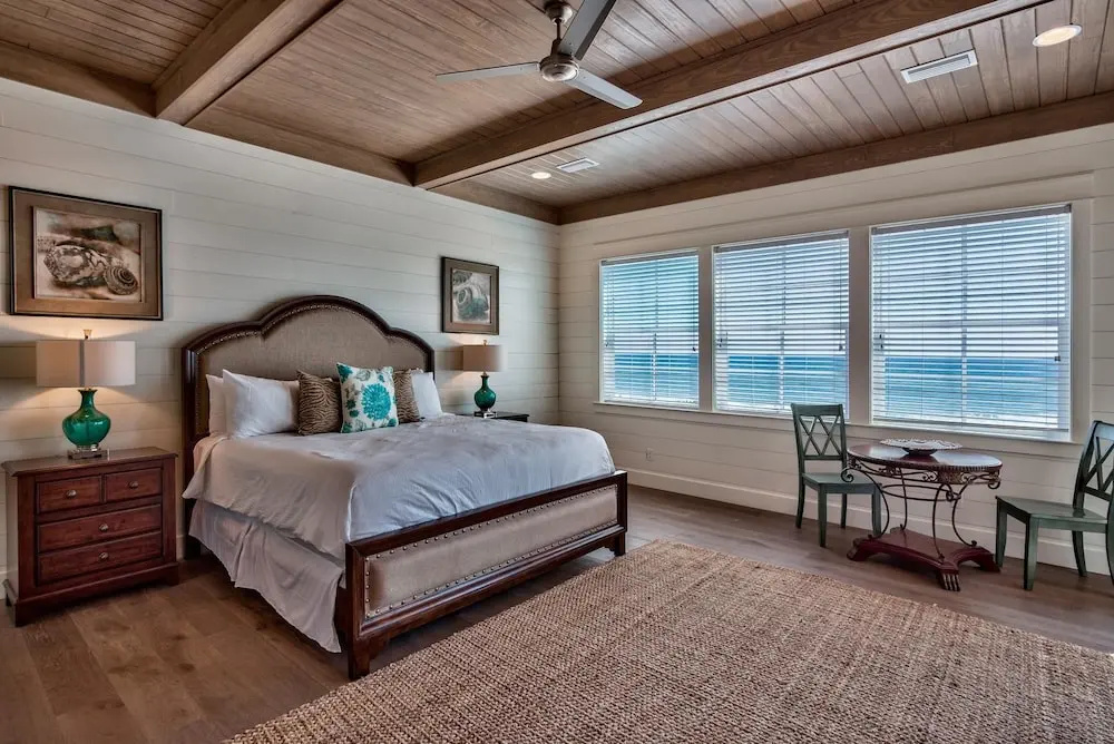 The Pelagic Blue 7 Bedroom Holiday Home by Five Star Properties