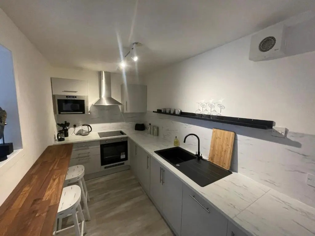 Alpine Apartments - 2
