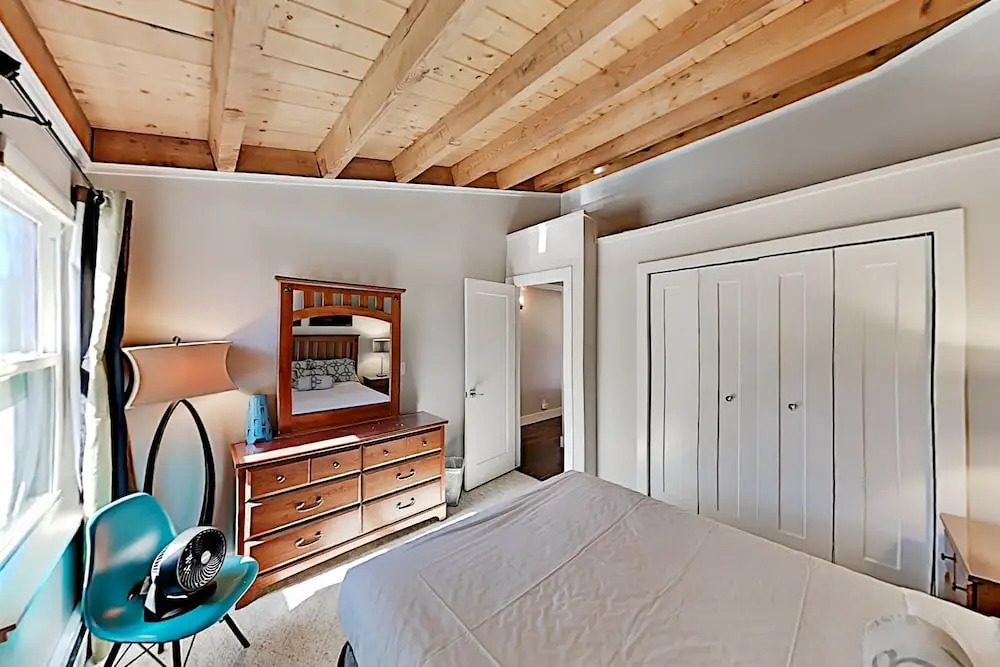 Top-floor Treehouse W/ Pool & Hot Tubs 2 Bedroom Condo