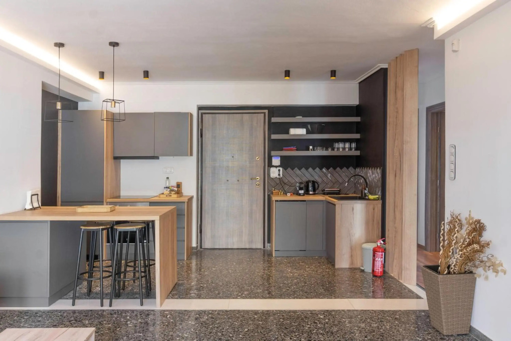 Lovely 2 bedroom rental in excellent location
