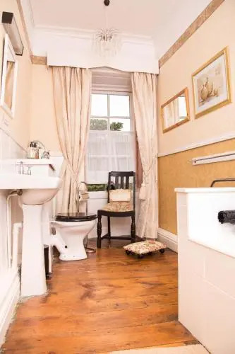 Priskilly Forest Country House