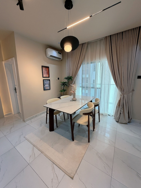L Rina Apartment