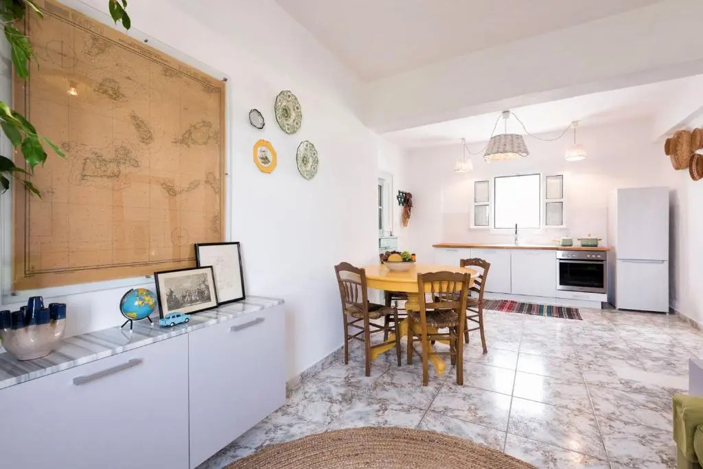 Menta I in the heart of Naousafree parkingParos