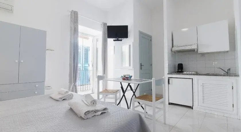 Lo Nardo Maria Rooms