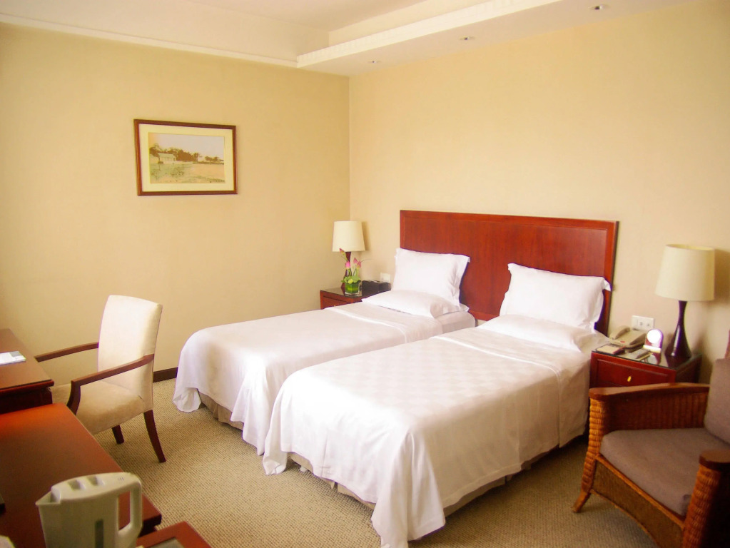 Yiwu Yi He Hotel