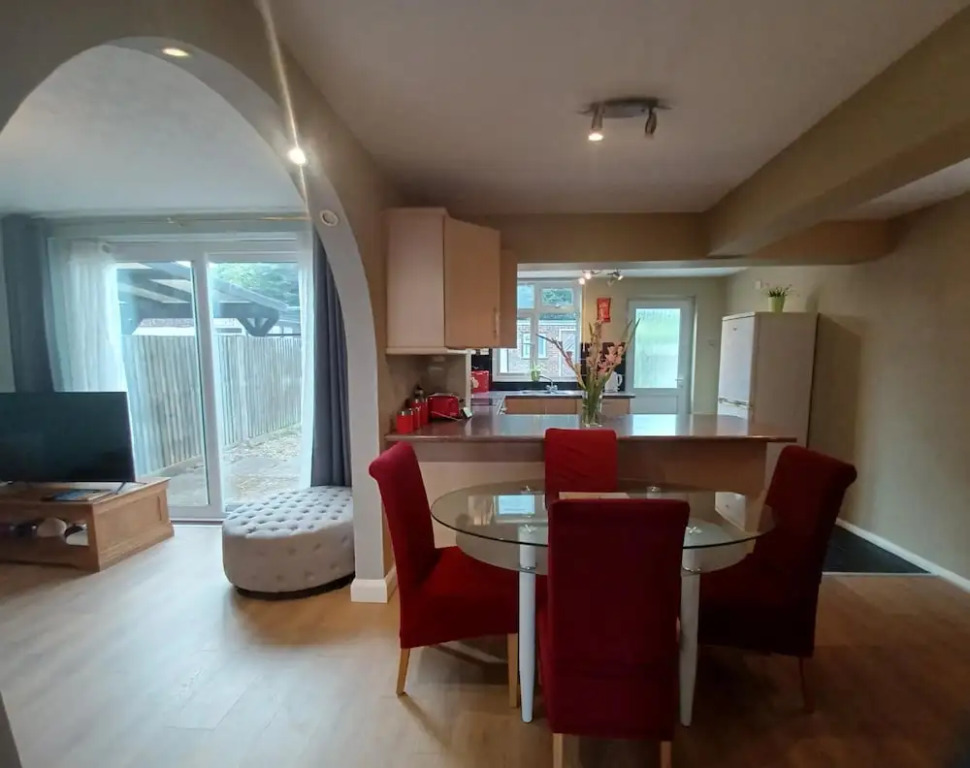 Crawley Green House - Huku Kwetu