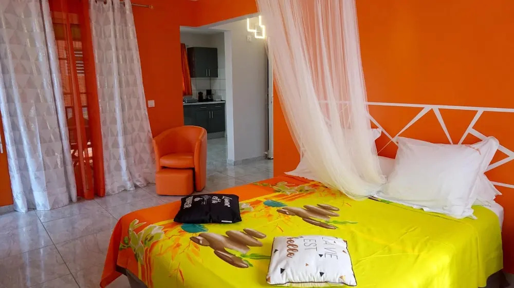 Apartment With one Bedroom in Deshaies, With Shared Pool, Enclosed Garden and Wifi - 900 m From the Beach