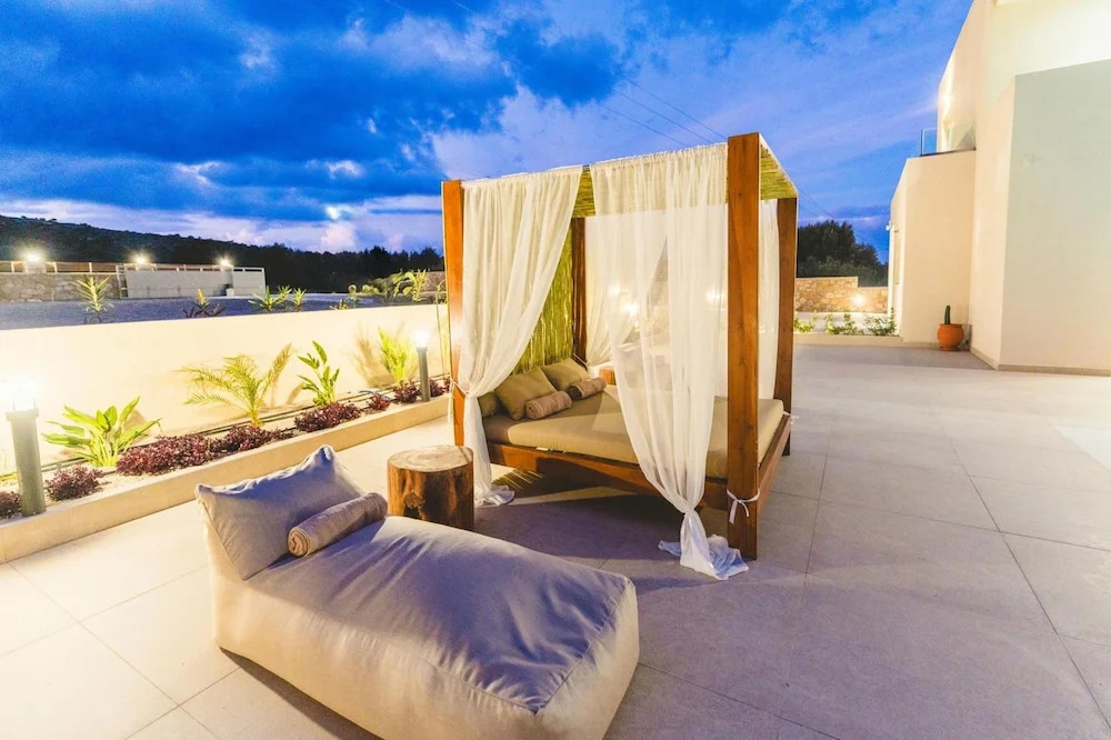 Aiolia Villa