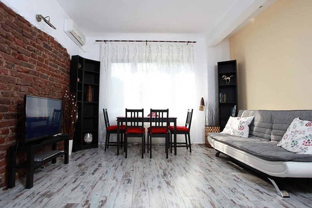 Raya Maisonette