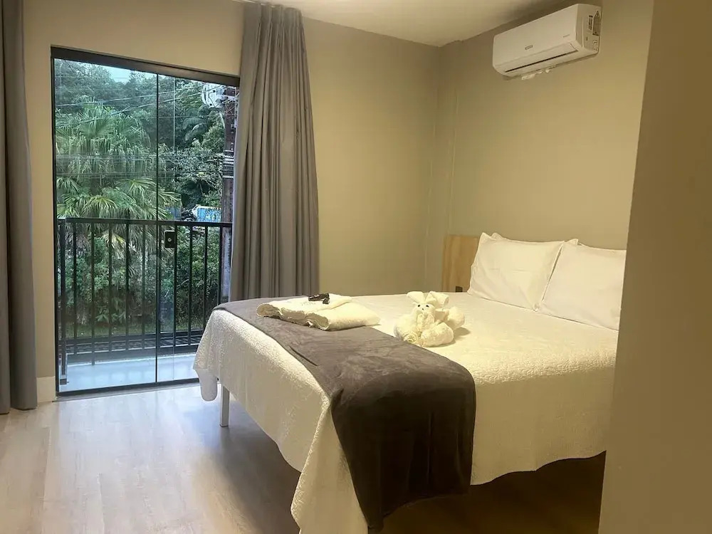 Geminado Casa 1 Alto Padrão  4 Quartos