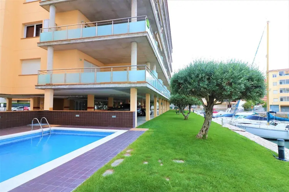 Apartment With Scenic View