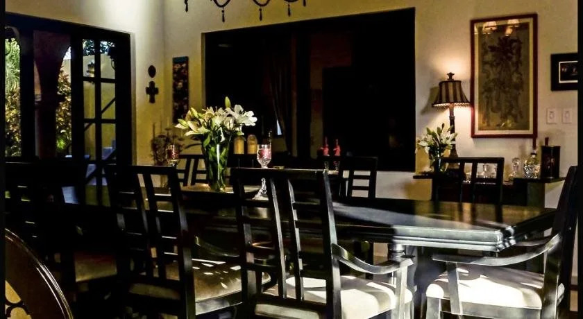 Ochenta Y Dos Bed & Breakfast & Spa