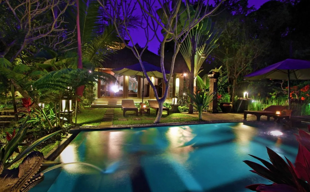 The Mahogany Villa