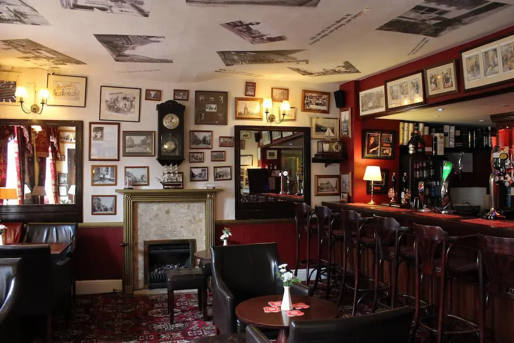 Castle Hotel