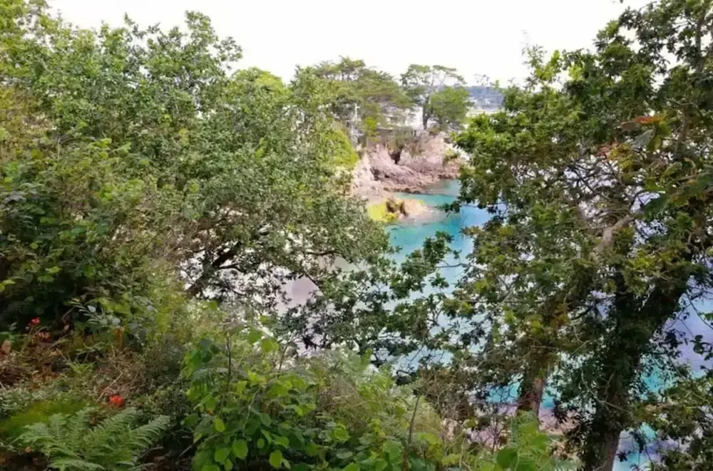 Superb Villa With sea View Near the Beach