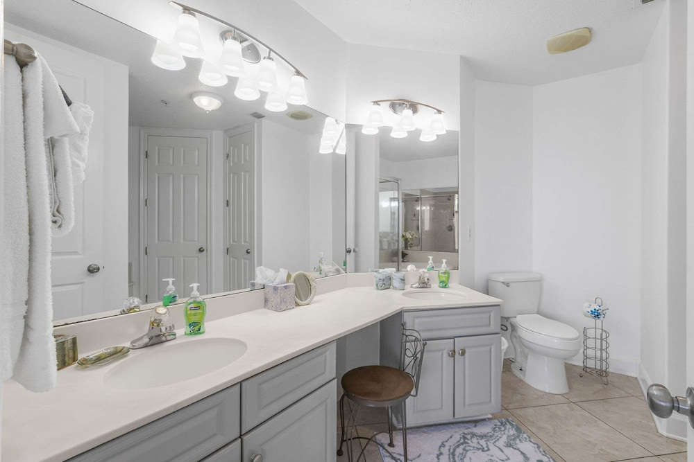 Regency Isle Beachfront Bliss Amazing Views 2 Bedrooms