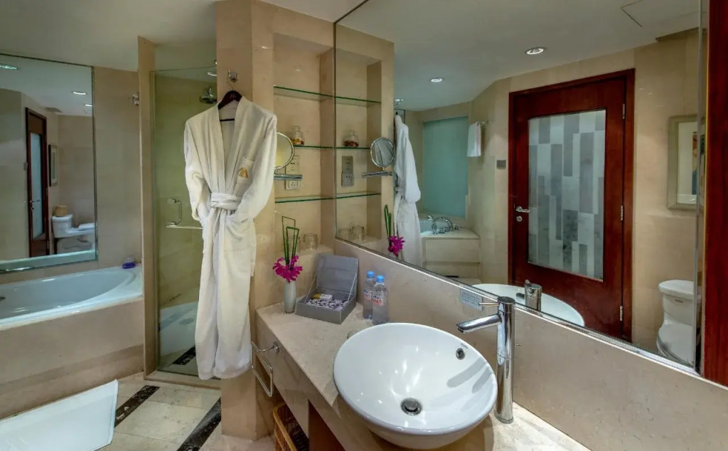 Beijing Kuntai Royal Hotel