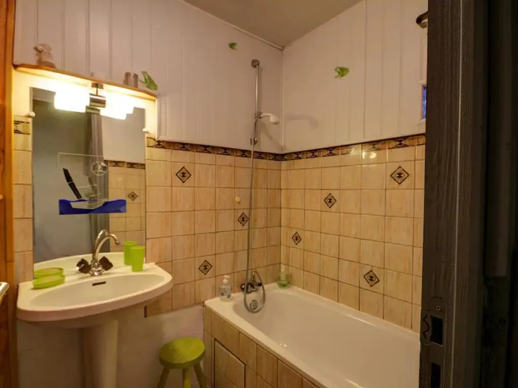 Gîte Feng Shui au cœur de la nature à Marlhes - FR-1-496-57