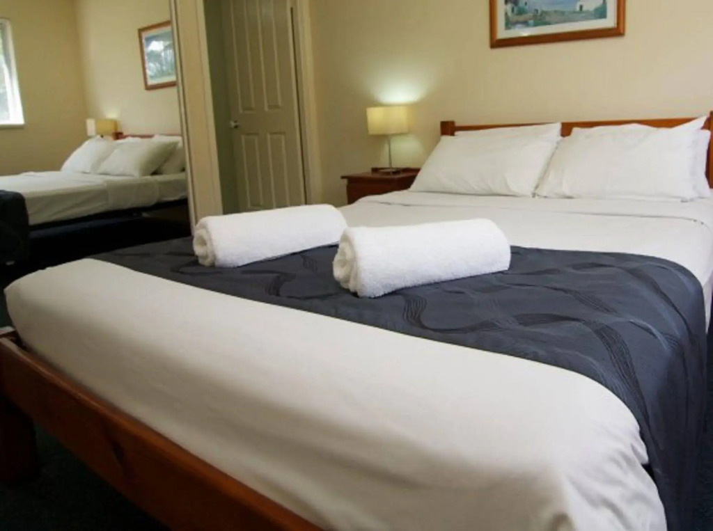 Blue Water Bay Luxury Villas - Southport