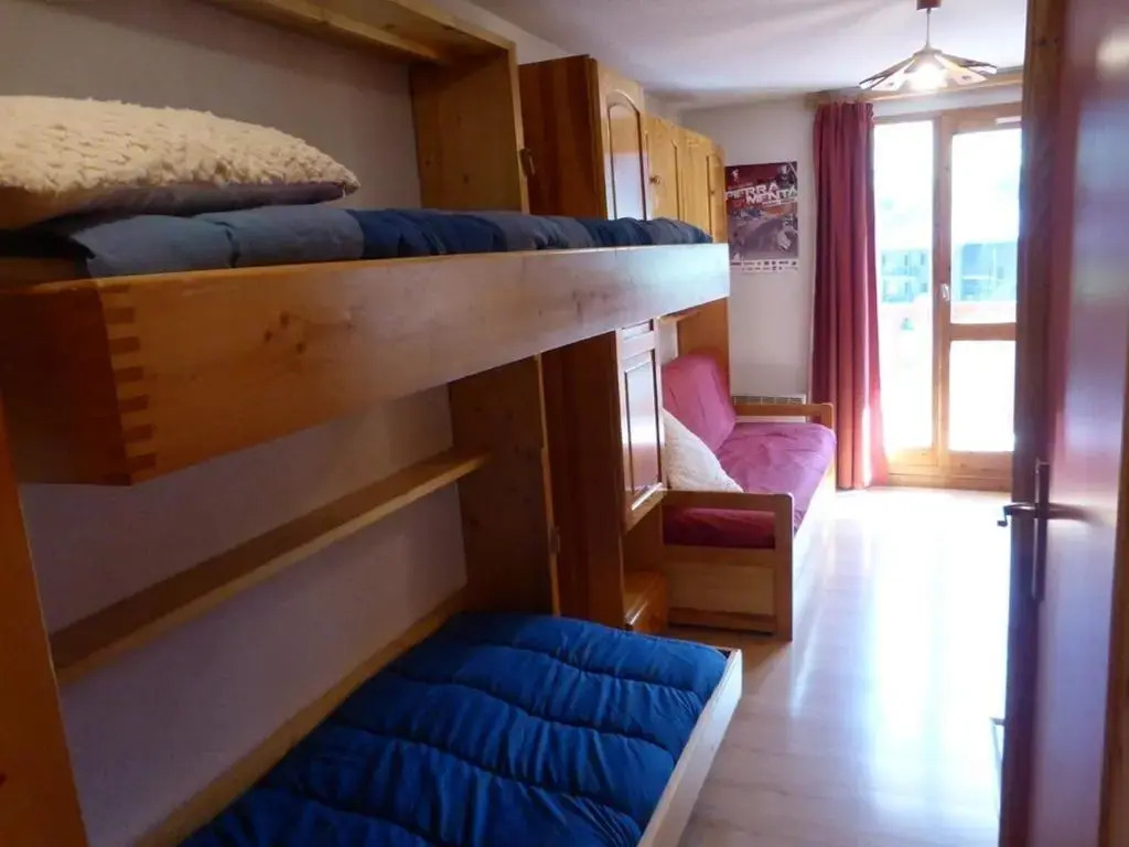 Charmant T2 cabine 4 pers, centre-village, proche pistes et commerces, balcon sud, piscine lété - FR-1-342-145