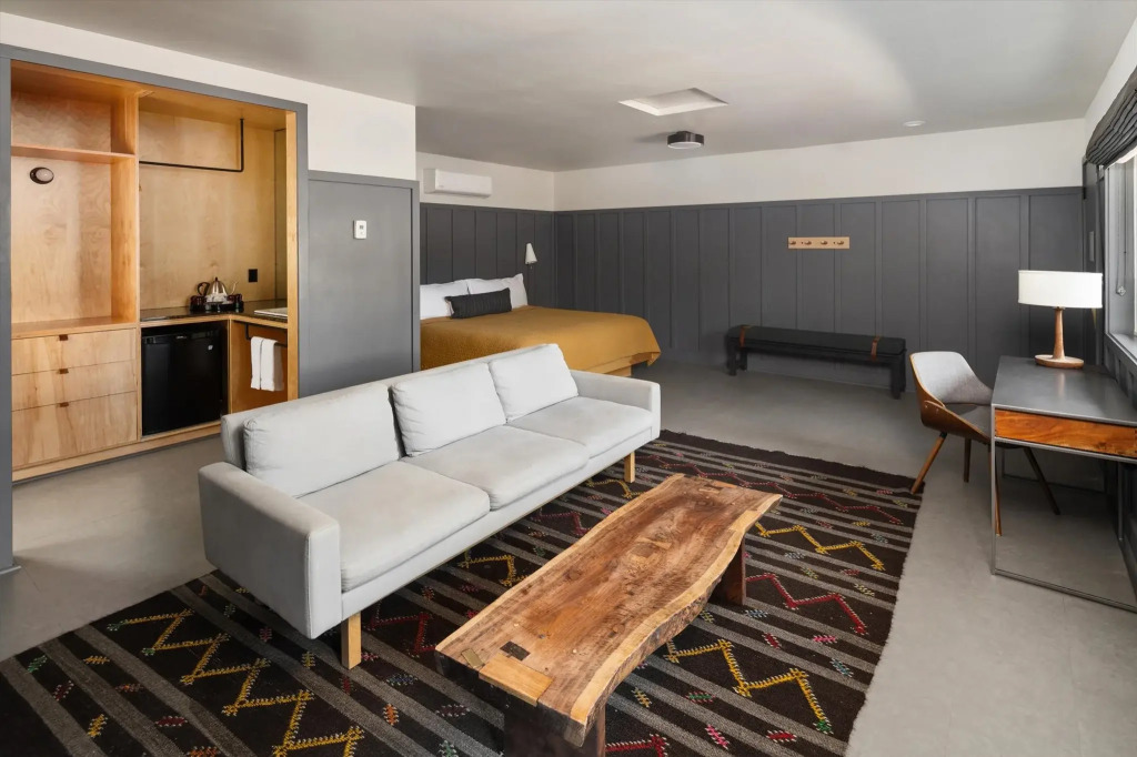 The Coachman Hotel