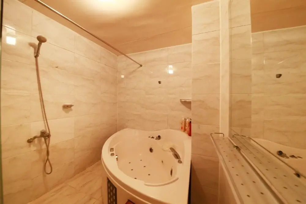 Jes Hot Spring Hotel