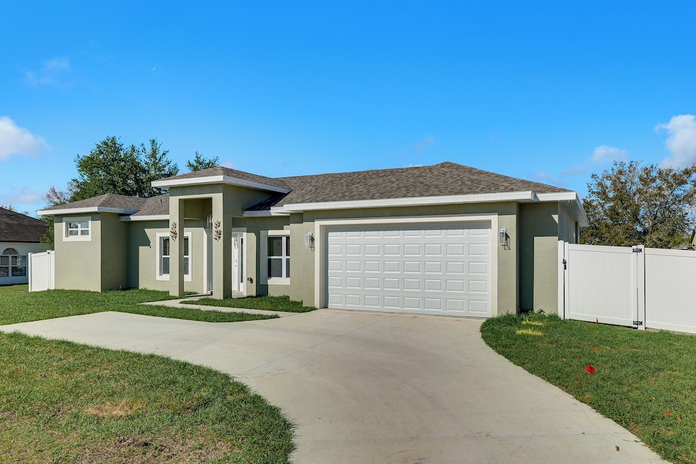 Unwind in Kissimmee! Rural Retreat for Families