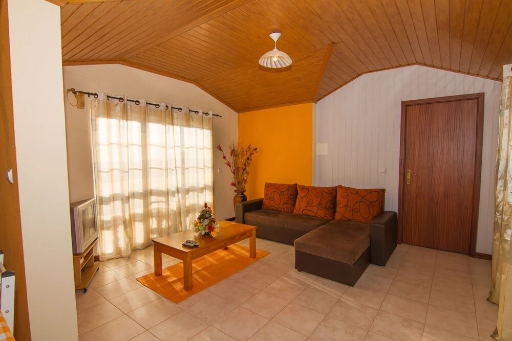 Feel Like in Each in our Little House