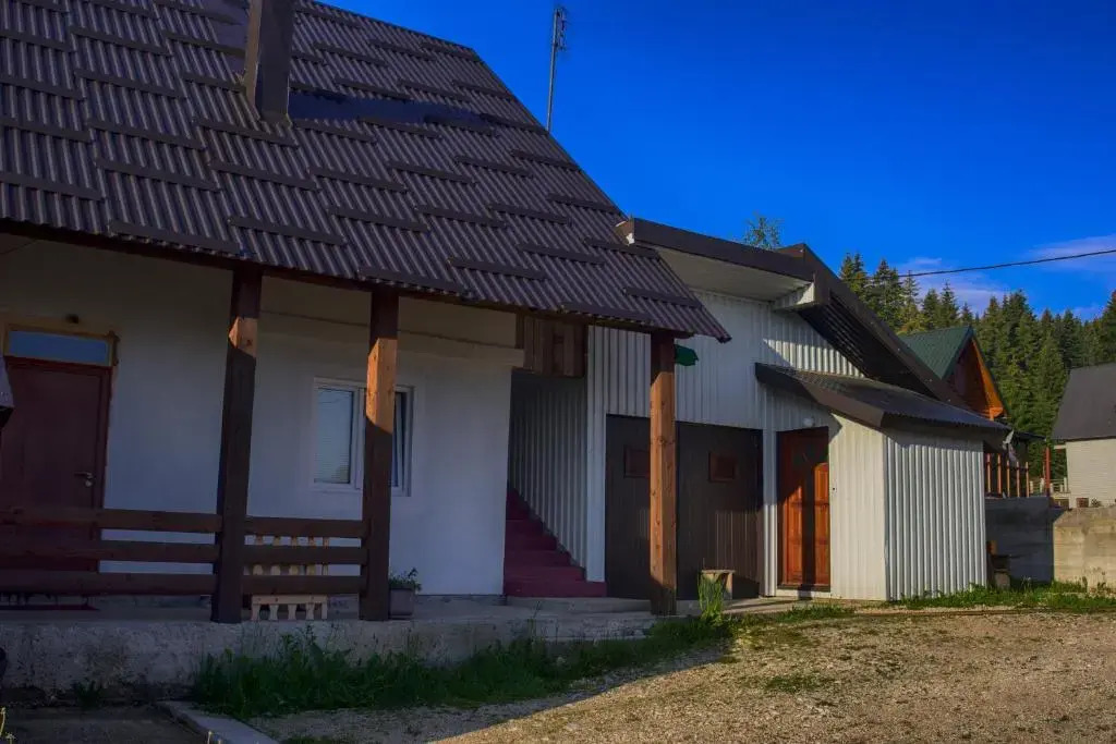 Guest house Jezera
