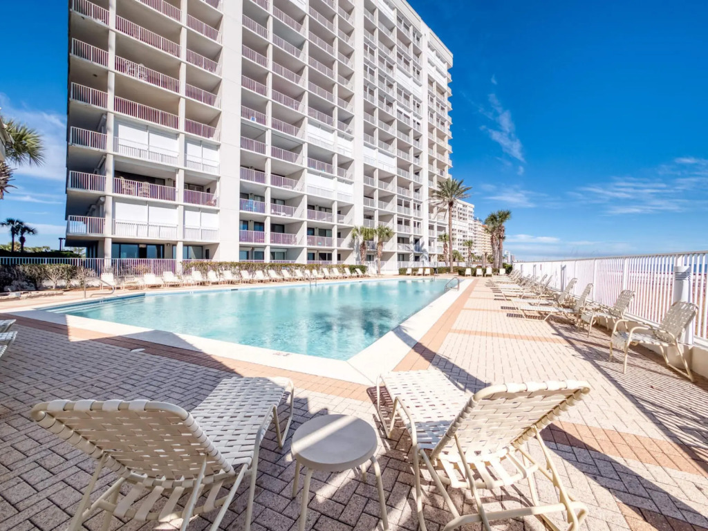 Gorgeous Penthouse 3 Bedroom Condo - Beach Front in Orange Beach