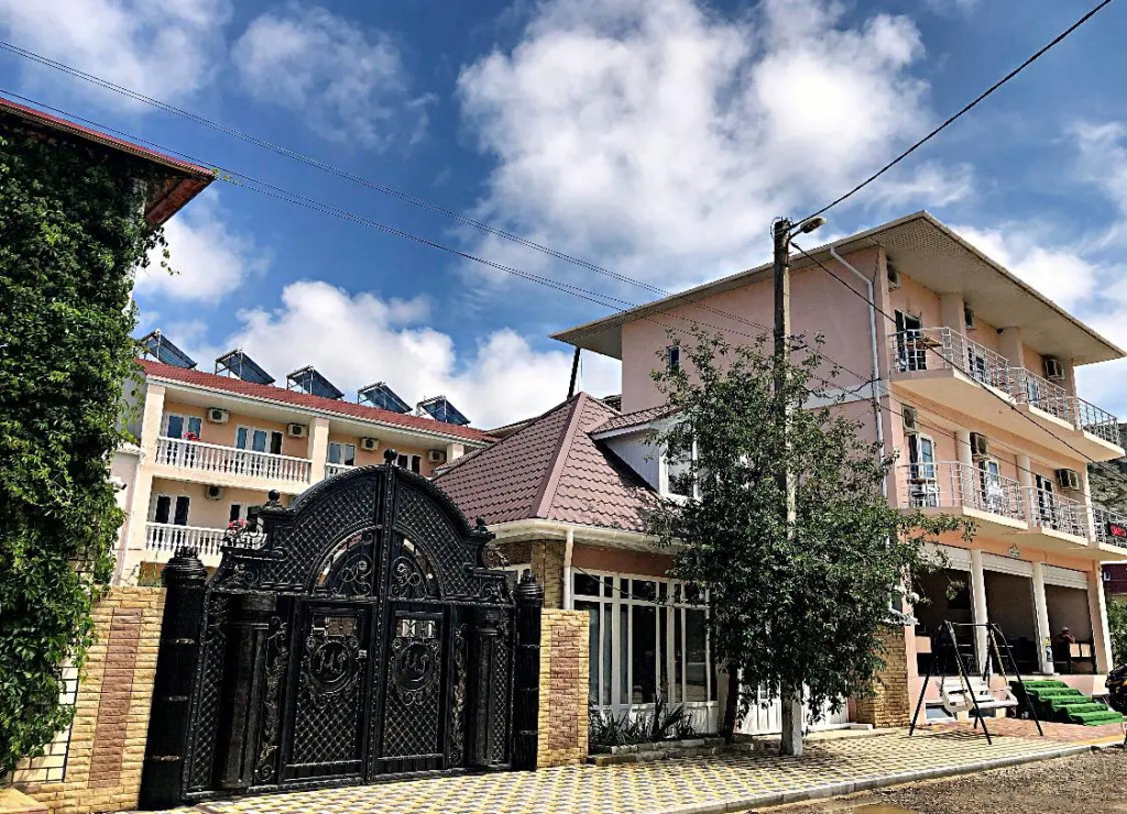 Zhemchuzhina u morja