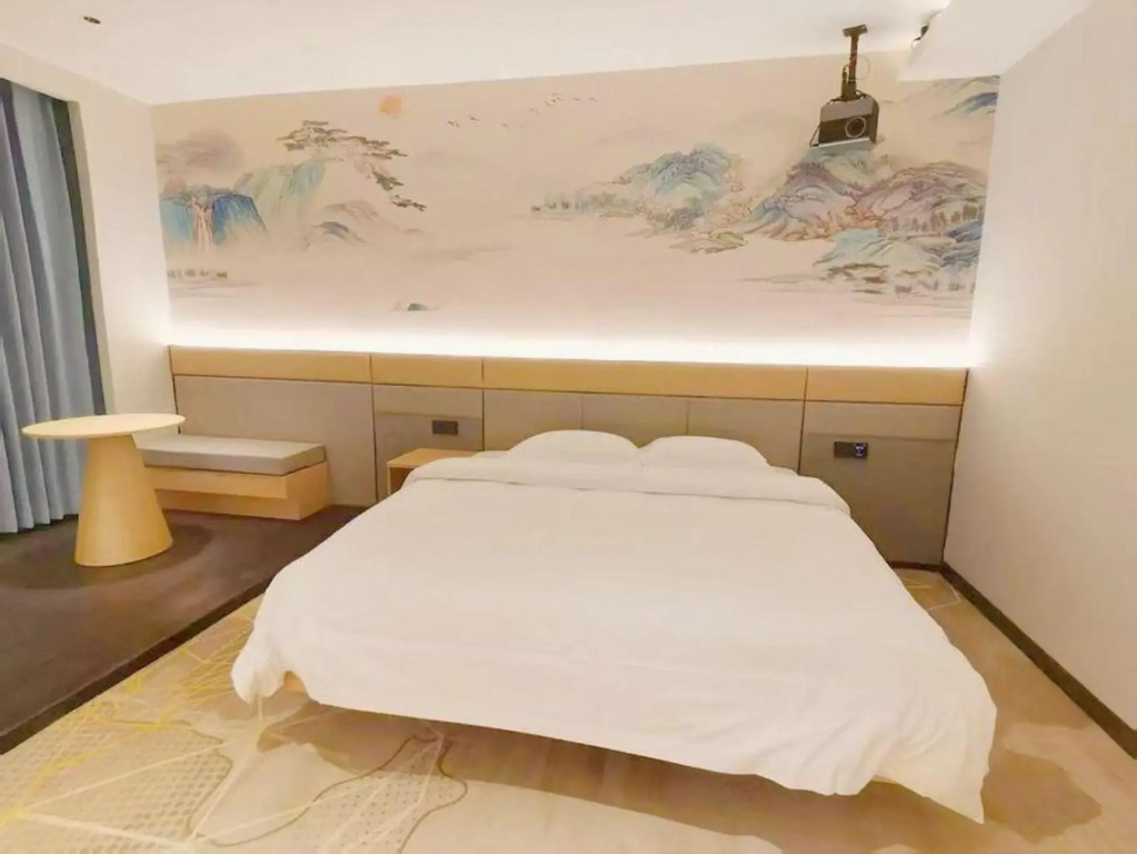 Foshan Yuejun Holiday Hotel