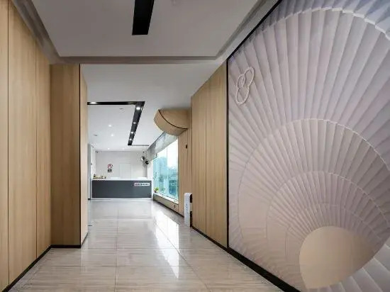 LOCALS HOTELS (Guangzhou East Railway Station Linhexi Metro Station Branch)