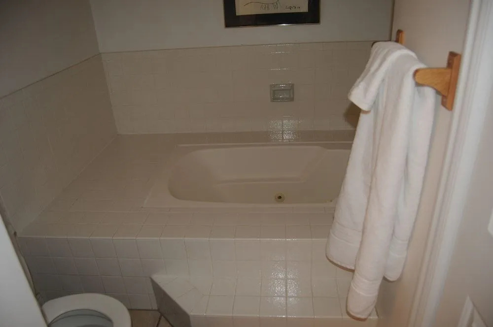 Park City Condo with 6 beds, 3 bedroom, 3 bath, 4 min to ski, 2 min to Sundance HQ