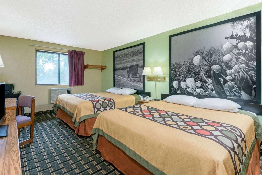 Super 8 by Wyndham Twinsburg/Cleveland Area