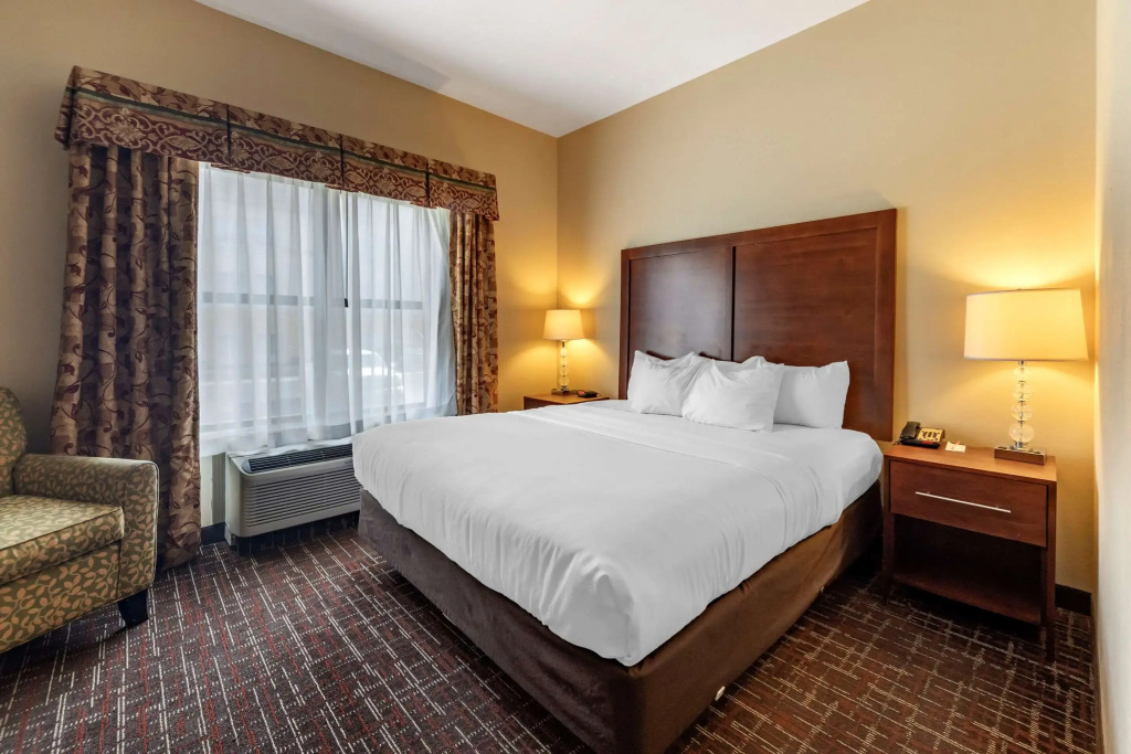 Spark by Hilton Shawnee