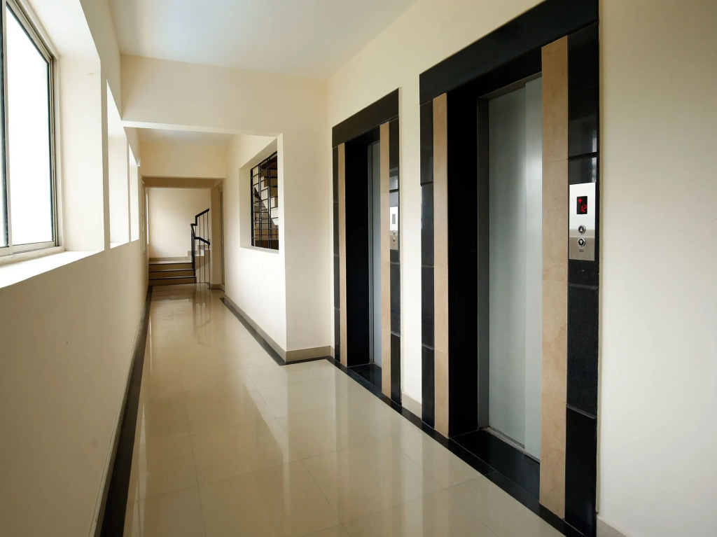 OYO Flagship 10051 Hotel Tyche Stays