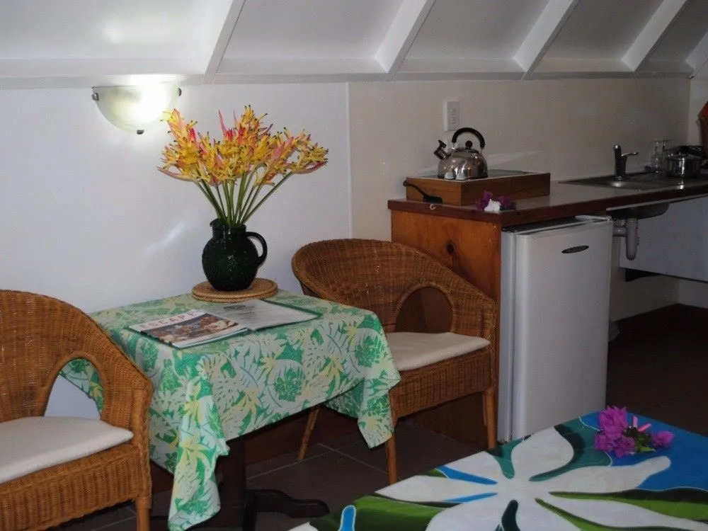 Paradise Cove Lodge