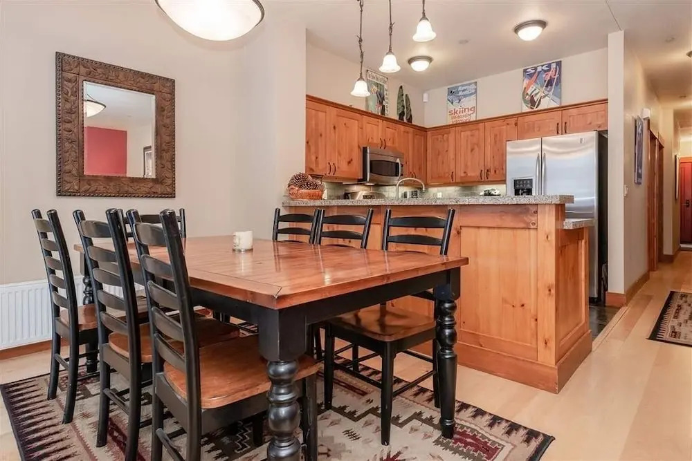 Stylish End Unit On Fairway, Hot Tub - Walk To Lift 2 Bedroom Condo