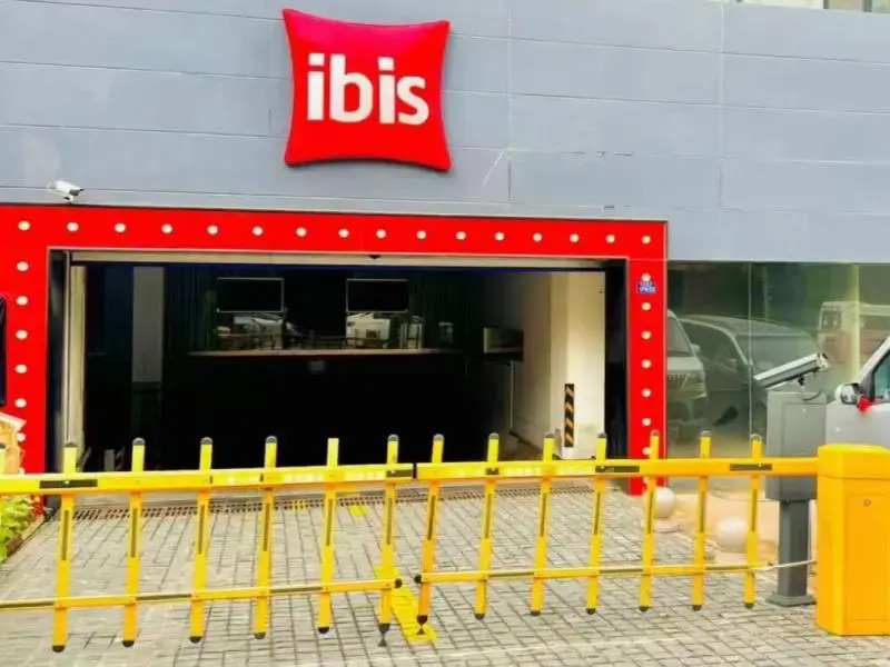 ibis Qingdao Xinduxin CapitaMall Hotel
