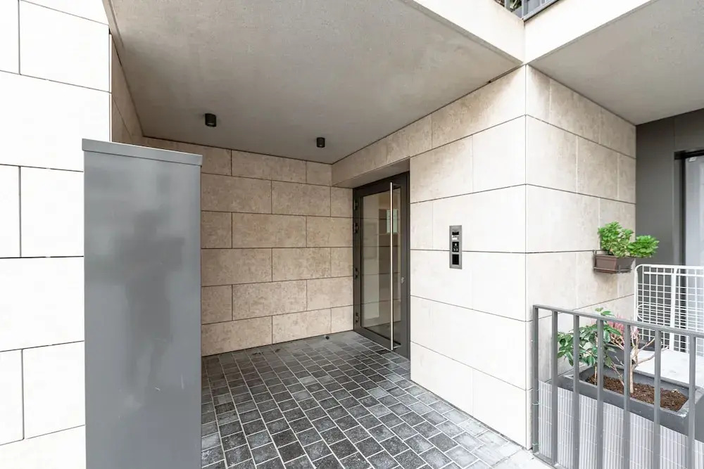 Comfy 1BR Apt w Balcony at Cloche dOr