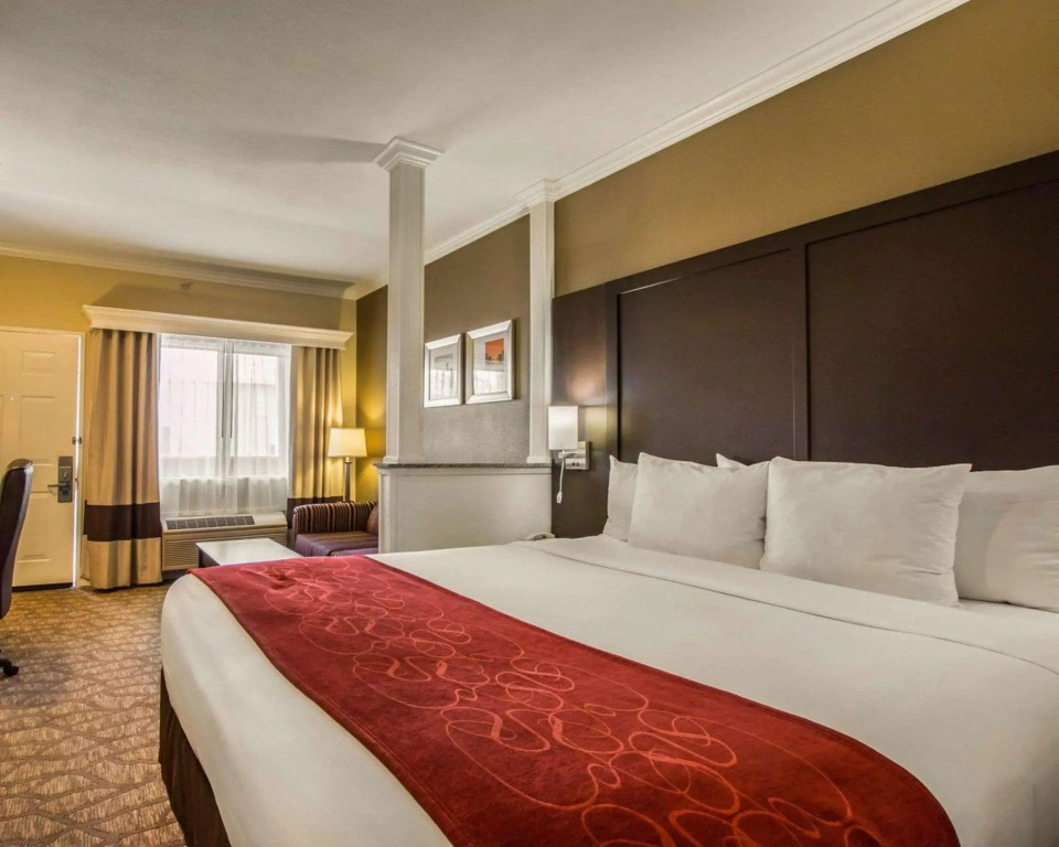 Comfort Inn & Suites Huntington Beach