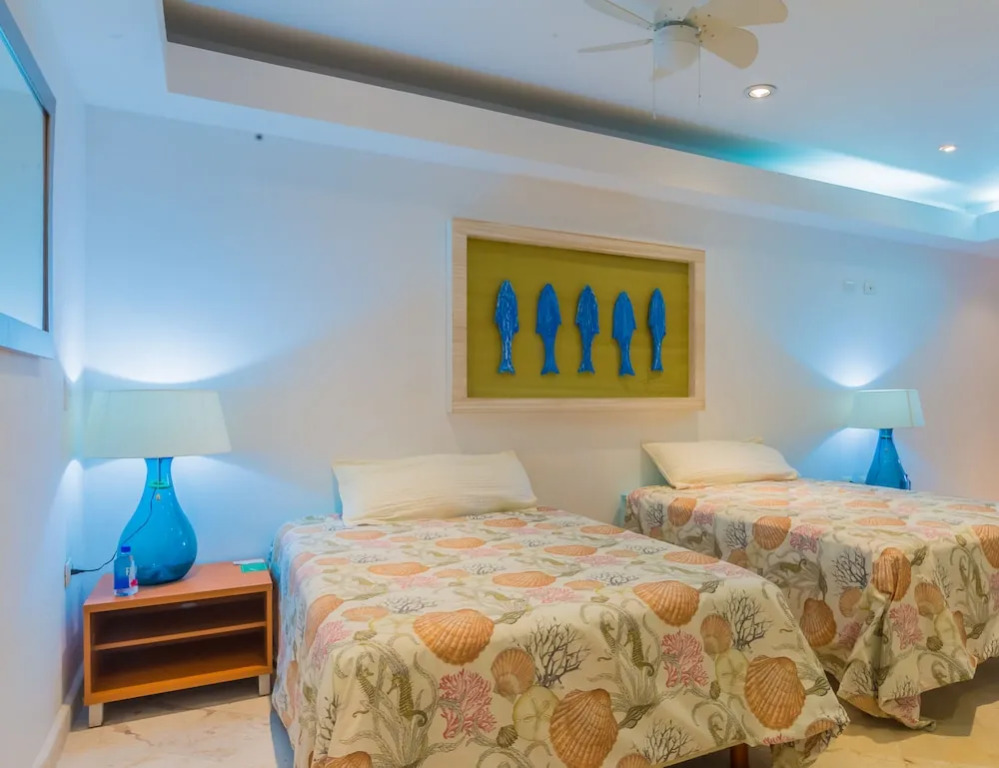 Deep Blue Condos - Entire