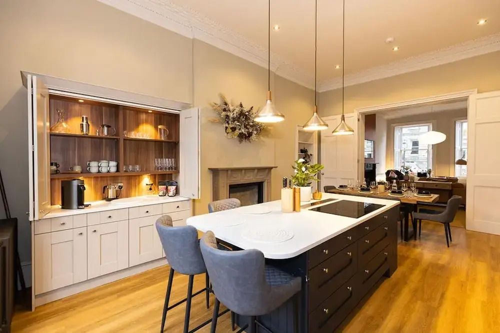 Beautiful Three Bedroom Georgian Home in Edinburgh