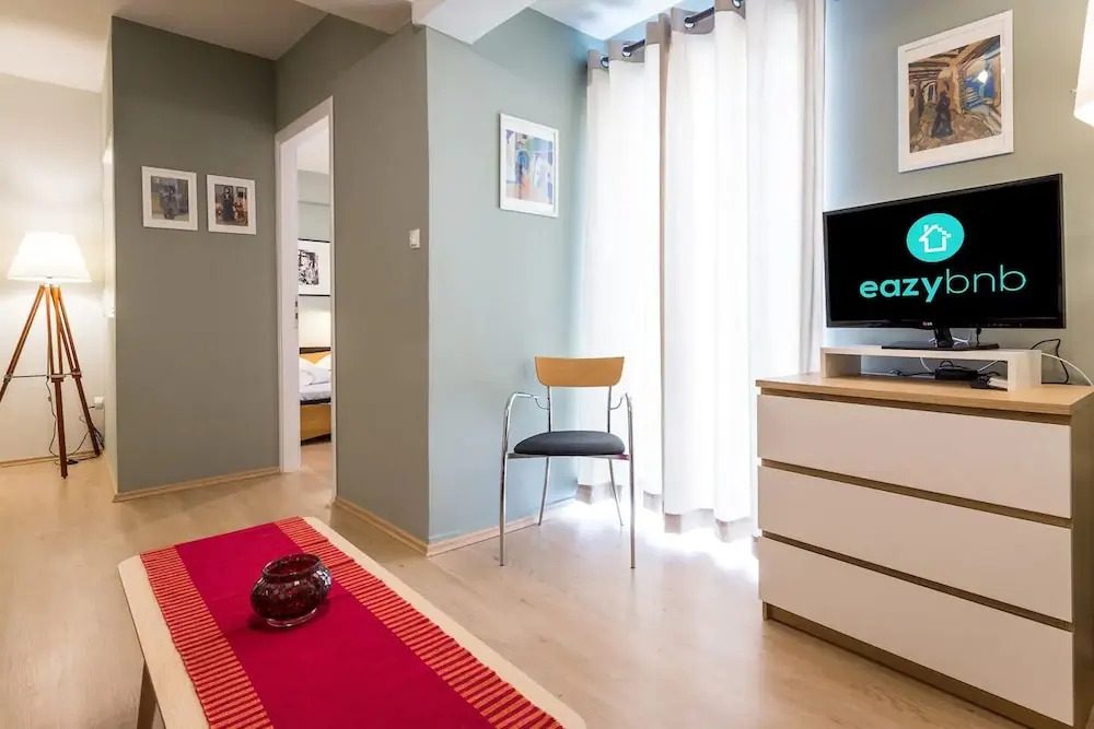Downtown urban apartment for 4 people in Plaka