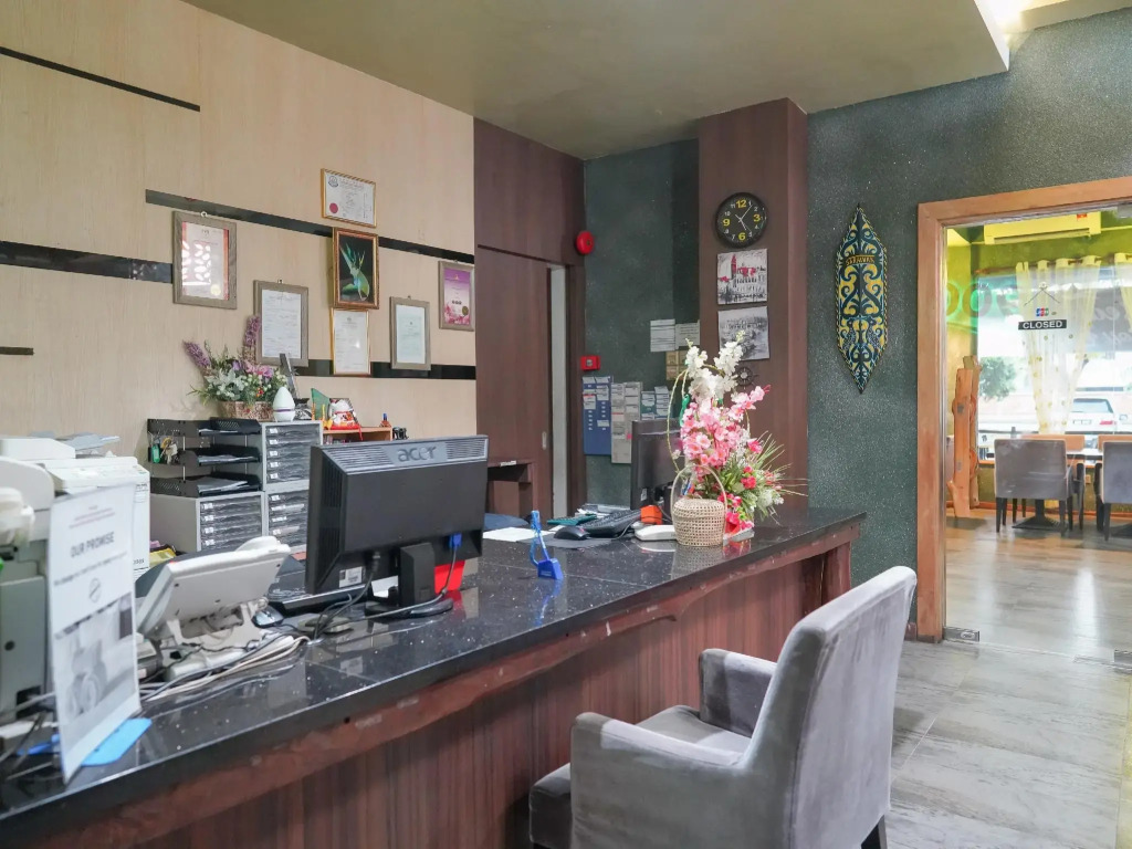 OYO 89411 900 Inn