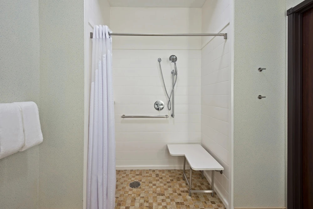 Holiday Inn Express & Suites Uniontown